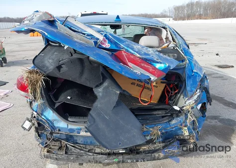 2017 Hyundai Elantra Limited z USA, uszkodzony, nr VIN 5NPD84LF1HH079419